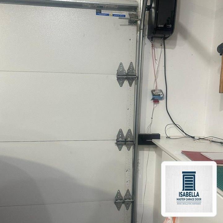 Off-Track Garage Door Emergency Realignment & Laser Calibration in Lincolnshire, IL